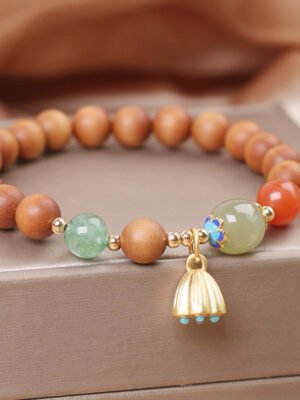 Sandalwood Lotus Seed Pendant Bracelet – Traditional Chinese Symbol of Wealth and Good Luck